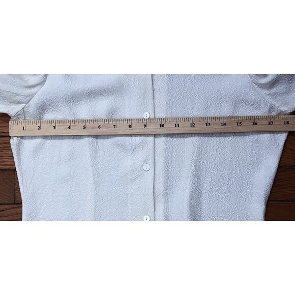 Rena Rowan Vintage 100% Silk Cream Embossed Button Up Top Women's 4 - Picture 5 of 9